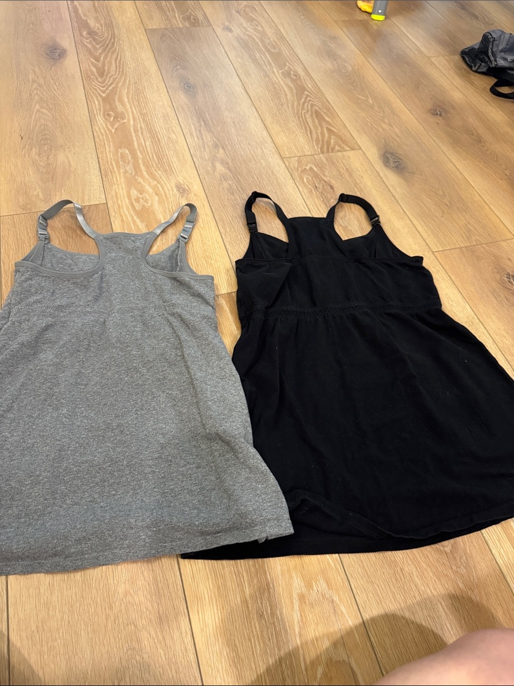4 nursing tops size small - Picture 5 of 9